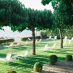 Tzaki & Restaurant 3*