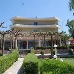 Ξενοδοχείο Tzaki & Restaurant