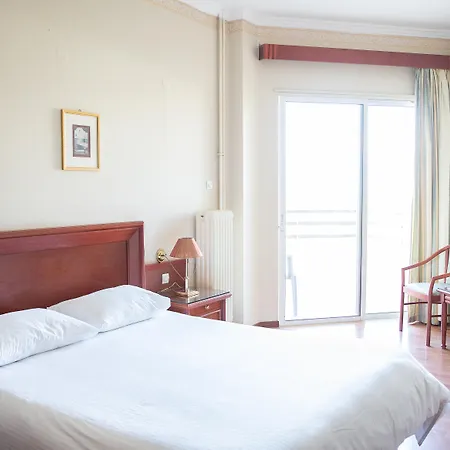 Hotel Tzaki & Restaurant 3*