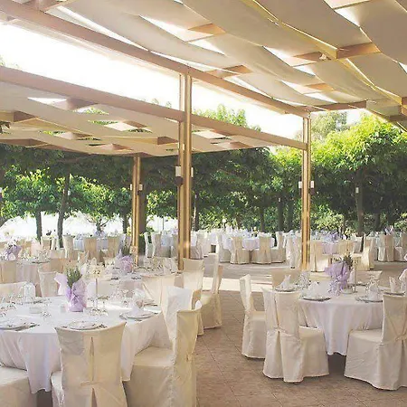 Tzaki & Restaurant Hotel