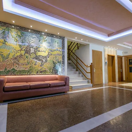 Hotel Tzaki & Restaurant