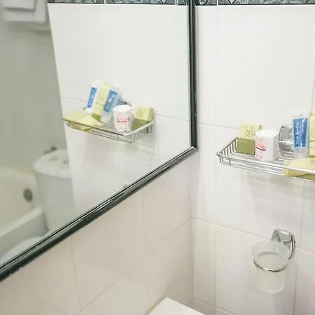 Hotel Tzaki & Restaurant 3*