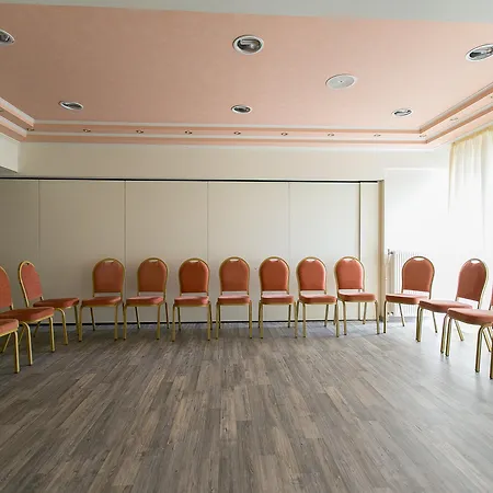 Hotel Tzaki & Restaurant 3*