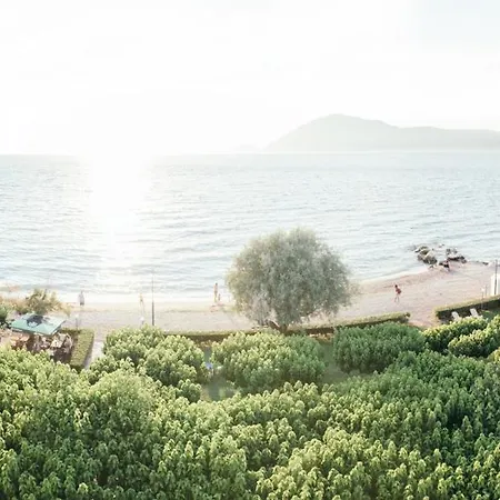 Tzaki & Restaurant Hotel 3*