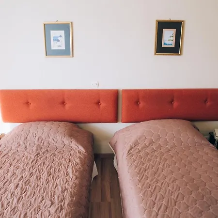 Tzaki & Restaurant 3*