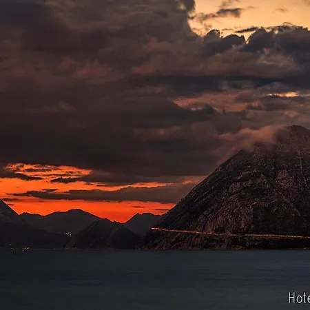 酒店 Tzaki & Restaurant 3*