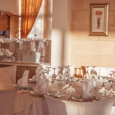 Hotel Tzaki & Restaurant 3*