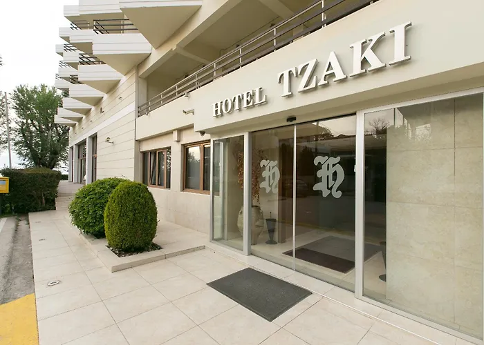 Hotel Tzaki & Restaurant 3*
