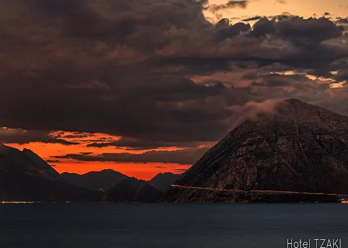 Ξενοδοχείο Tzaki & Restaurant 3*