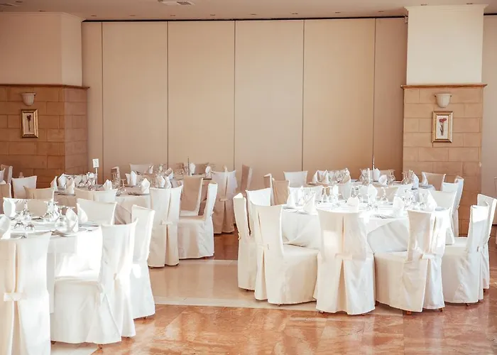 Hotel Tzaki & Restaurant 3*