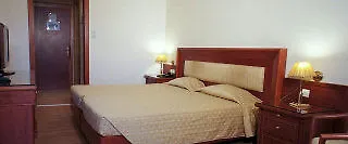 Hotel Tzaki & Restaurant 3*