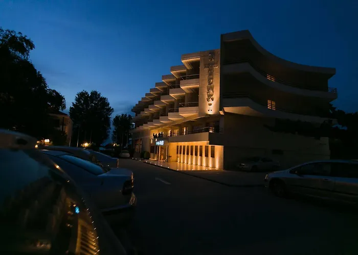 Tzaki & Restaurant Ξενοδοχείο 3*